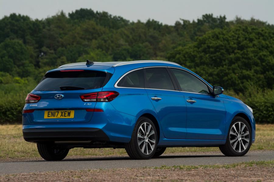  Hyundai i30 Tourer 2017 года  (UK) (фото 7 из 36)